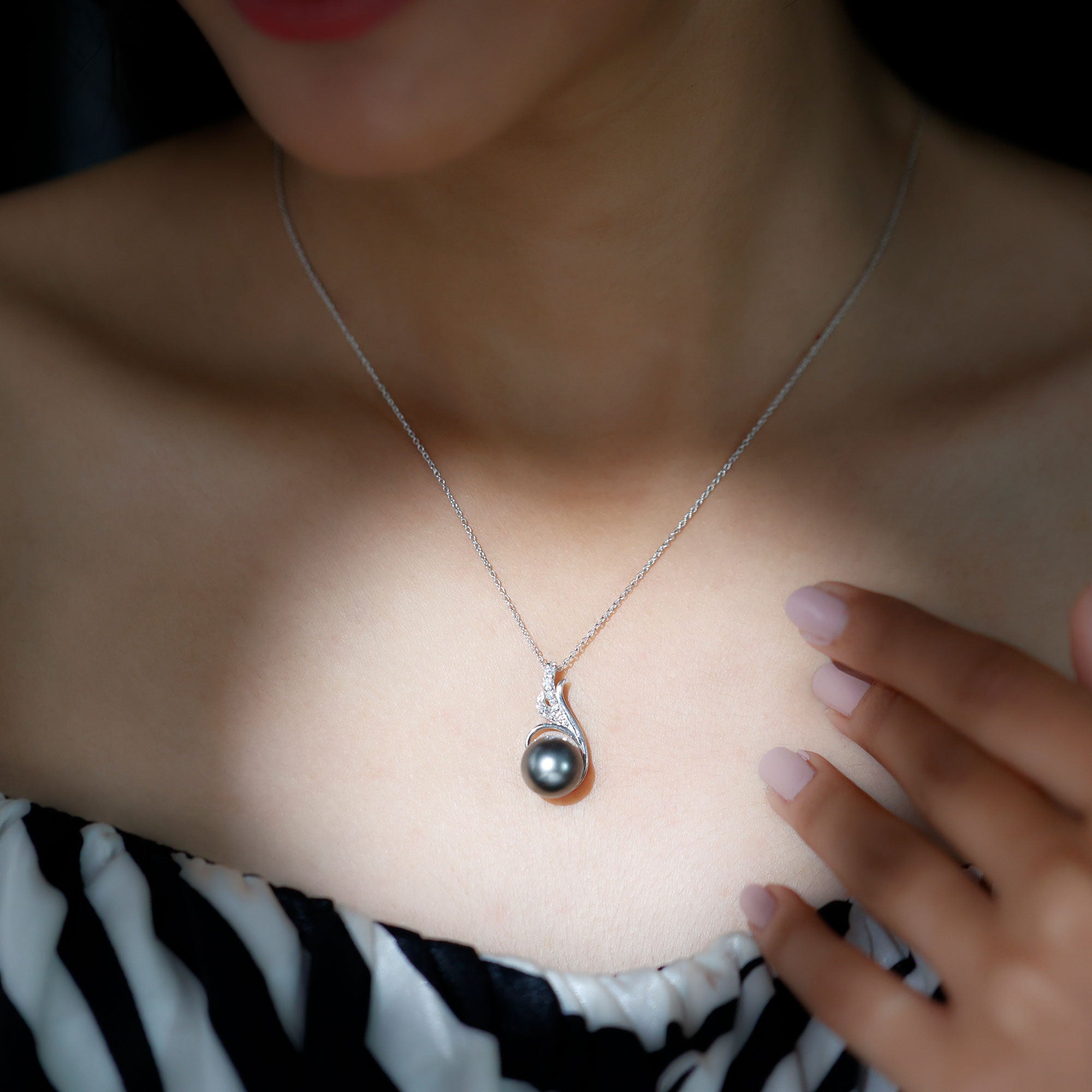 Elegant Black Tahitian Pearl Designer Pendant with Diamond Tahitian pearl - ( AAA ) - Quality - Rosec Jewels