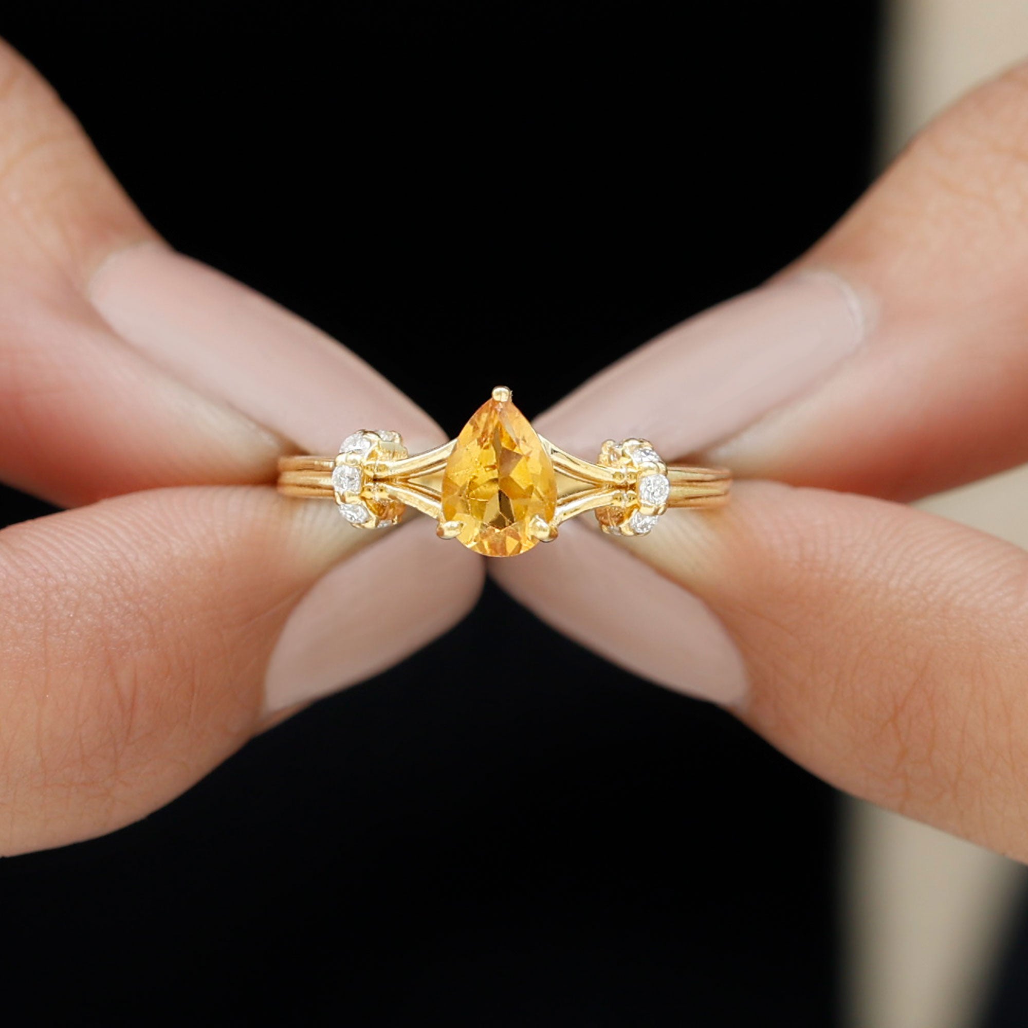 Pear Shape Citrine and Diamond Solitaire Ring in Split Shank Citrine - ( AAA ) - Quality - Rosec Jewels